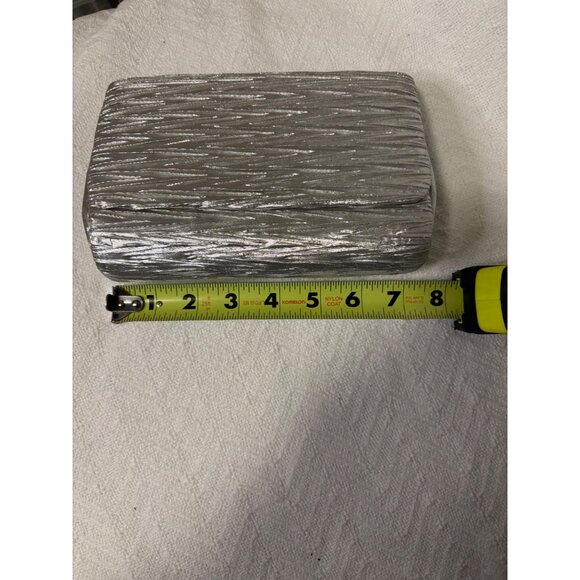 NYTLITES Silver Metallic Pleated Evening Clutch Purse Chain Strap Snap Closure - Picture 6 of 7